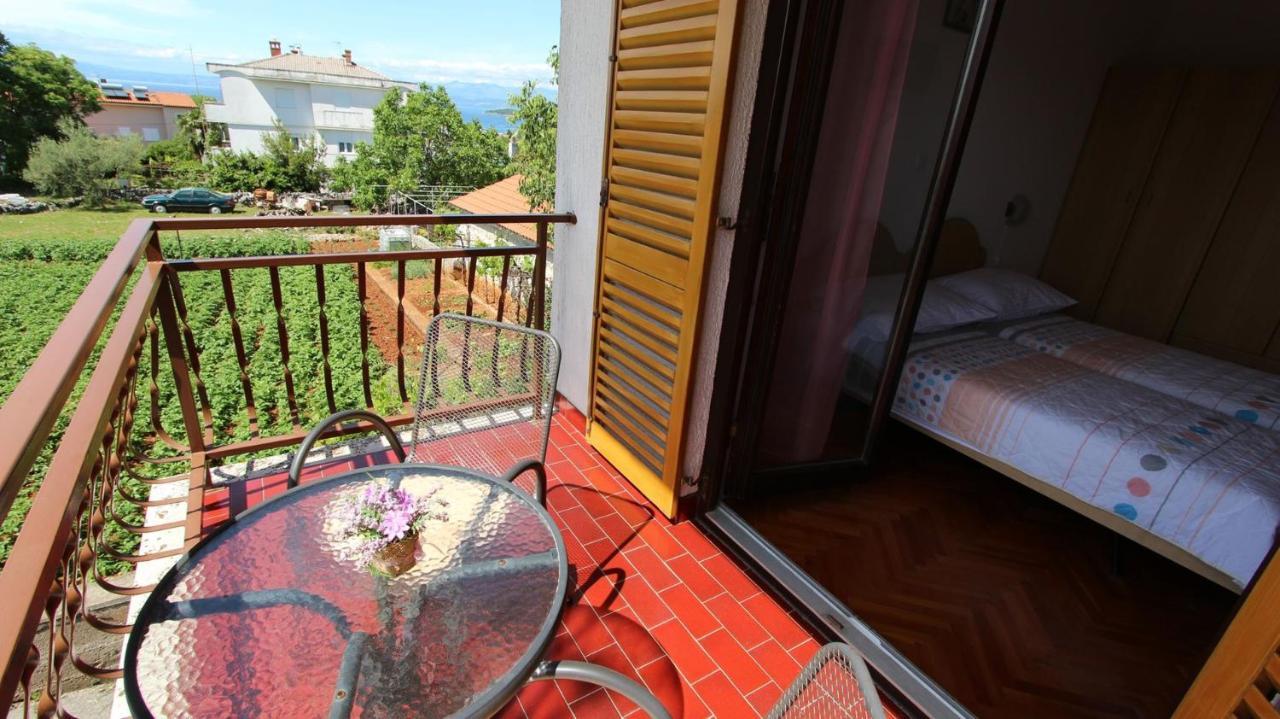 Apartments And Rooms Jelka Malinska Exterior photo
